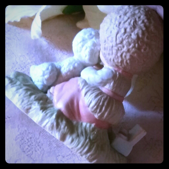 Vintage Precious Moments "He Careth for You" - Picture 2 of 8